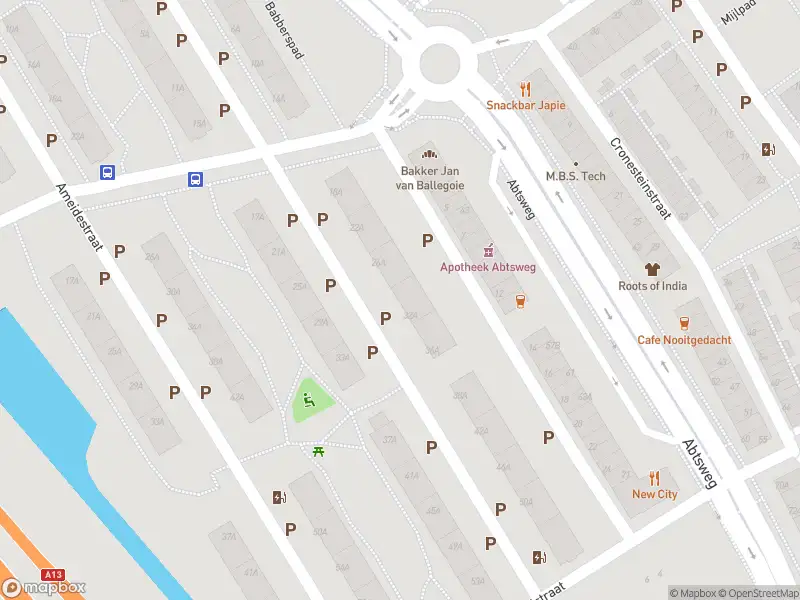 Ambulance met gepaste spoed naar de Beeningerstraat in Rotterdam