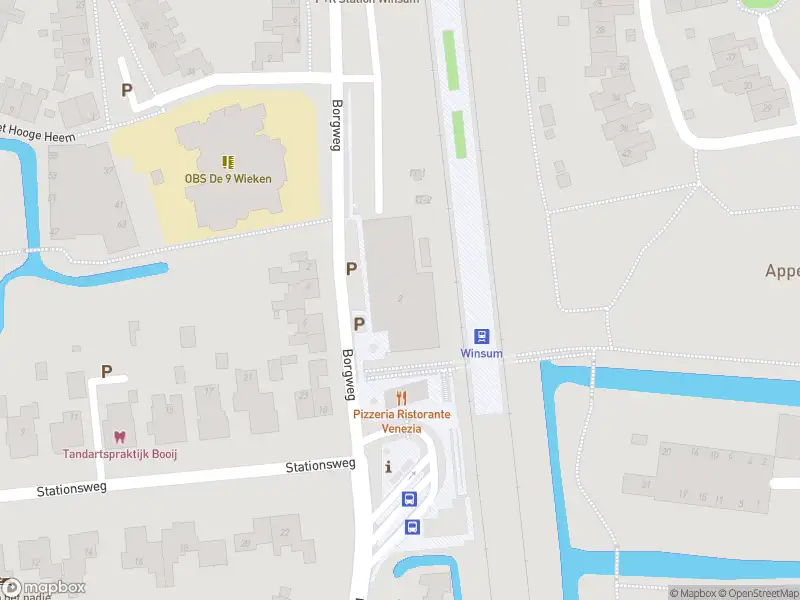 Brandweer met gepaste spoed naar de Ubbo J. Mansholt plein in Winsum vanwege een liftopsluiting