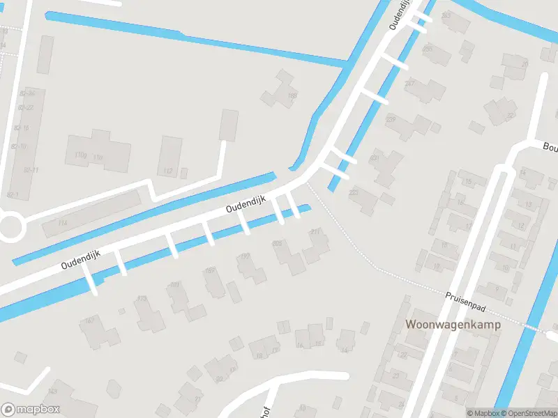 Ambulance met grote spoed naar de Oudendijk in Dordrecht