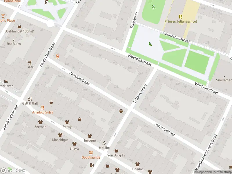 Ambulance met grote spoed naar de Jensiusstraat in Rotterdam