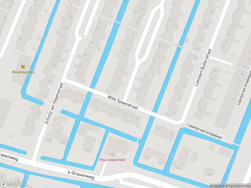 Ambulance met gepaste spoed naar de Goosse van der Windstraat in Rotterdam