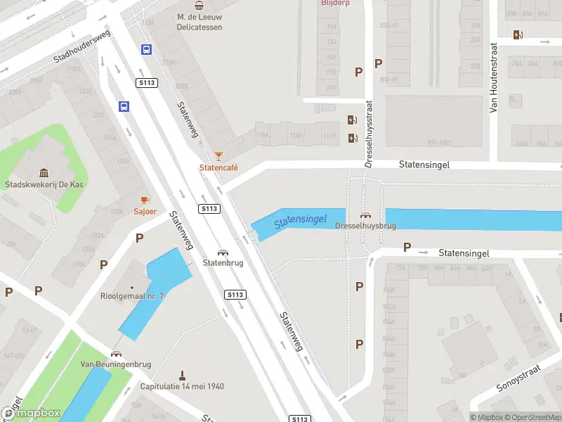 Ambulance met gepaste spoed naar de Statensingel in Rotterdam