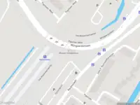 Brandweer met gepaste spoed naar de Stationsplein in Voorschoten vanwege een liftopsluiting