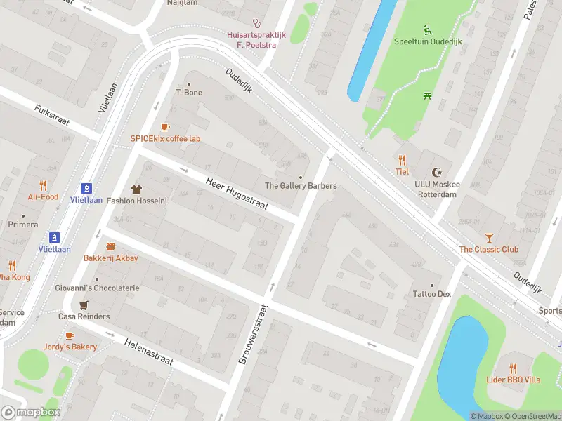 Ambulance met gepaste spoed naar de Brouwersstraat in Rotterdam