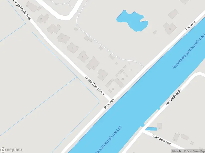 Brandweer met gepaste spoed naar de Lange Waaijsteeg in Vianen