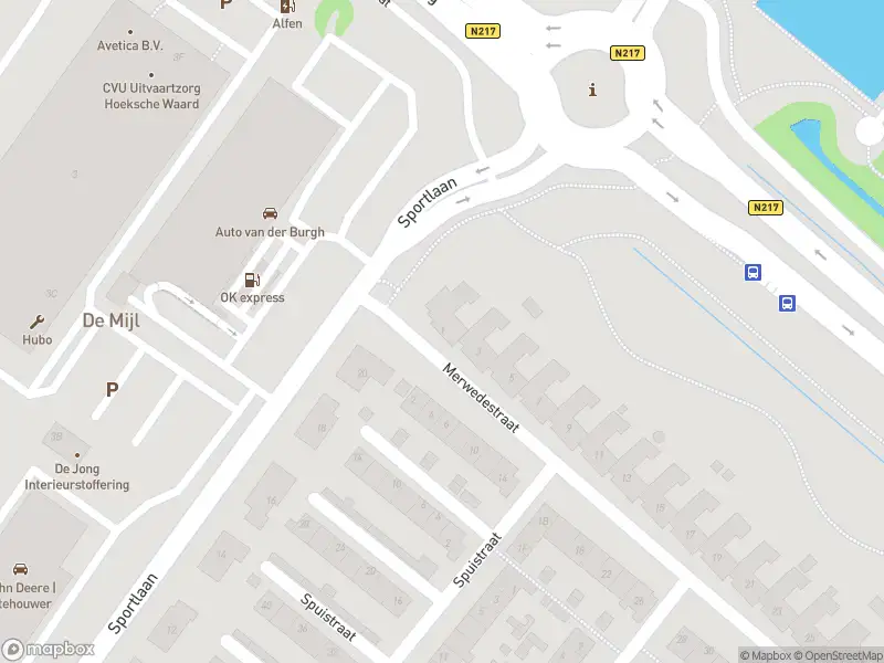 Ambulance met gepaste spoed naar de Merwedestraat in Maasdam