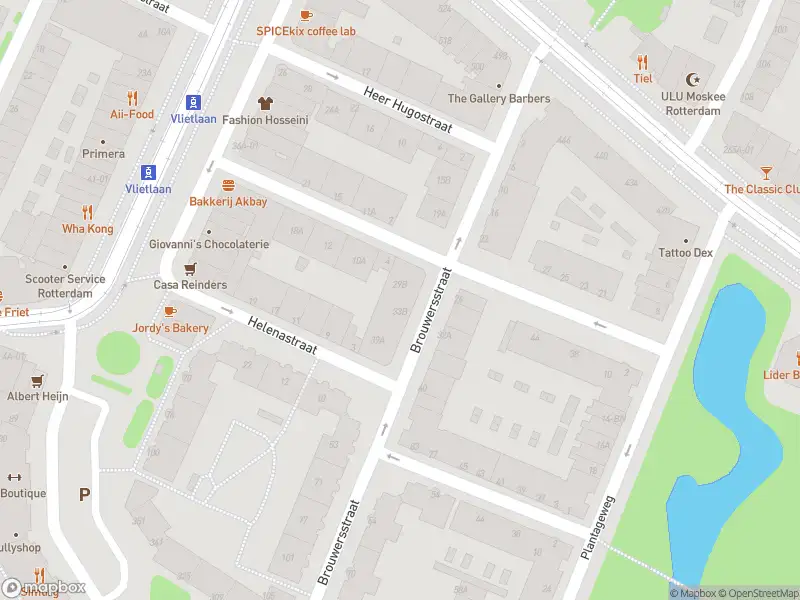 Ambulance met grote spoed naar de Brouwersstraat in Rotterdam