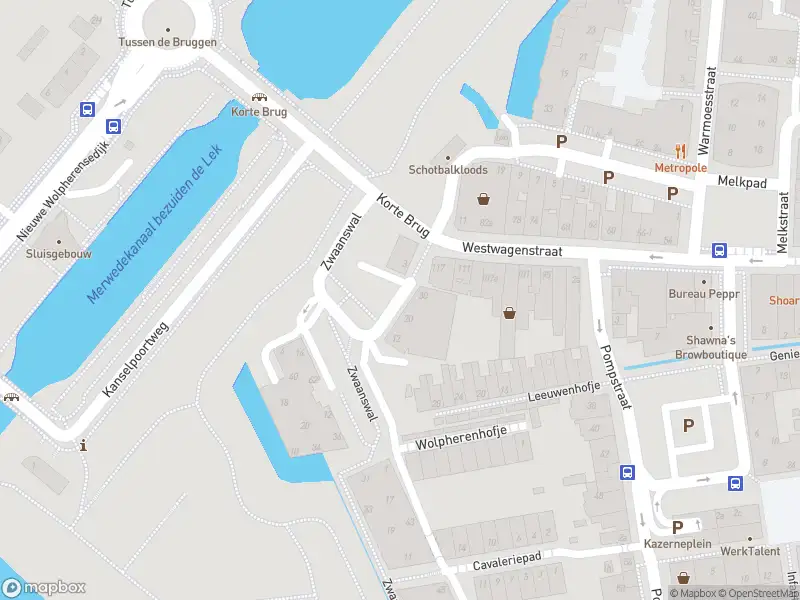 Ambulance met gepaste spoed naar de Wolpherenwal in Gorinchem