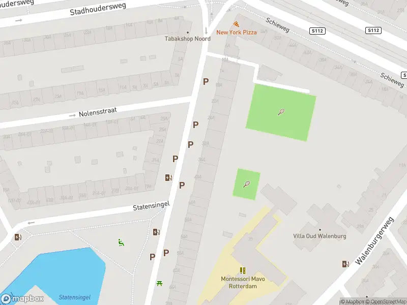 Ambulance met gepaste spoed naar de Schepenstraat in Rotterdam