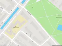 Ambulance met grote spoed naar de Molenstraat in Rotterdam