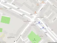 Ambulance met gepaste spoed naar de Walenburgerweg in Rotterdam