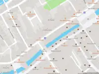 Ambulance met gepaste spoed naar de Groenmarkt in Dordrecht