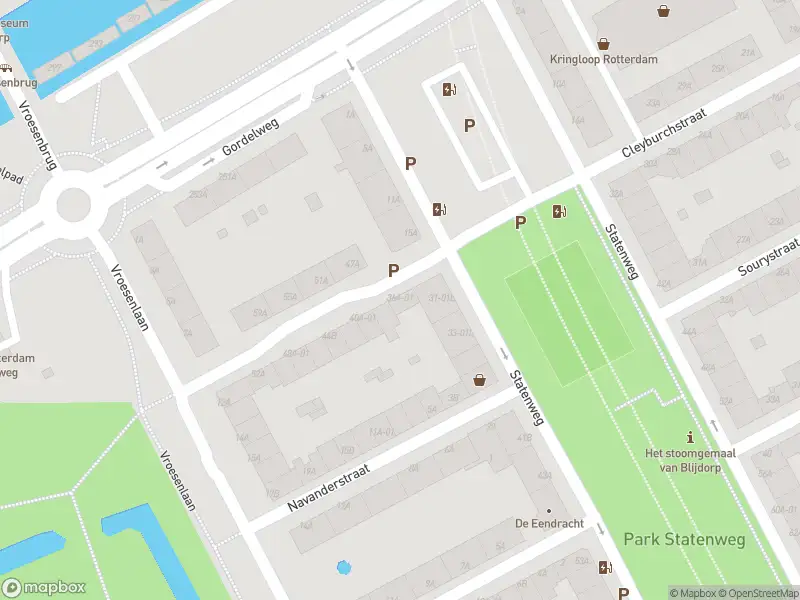 Ambulance met gepaste spoed naar de Cleyburchstraat in Rotterdam