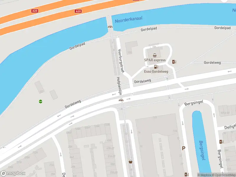Ambulance met gepaste spoed naar de Gordelweg in Rotterdam
