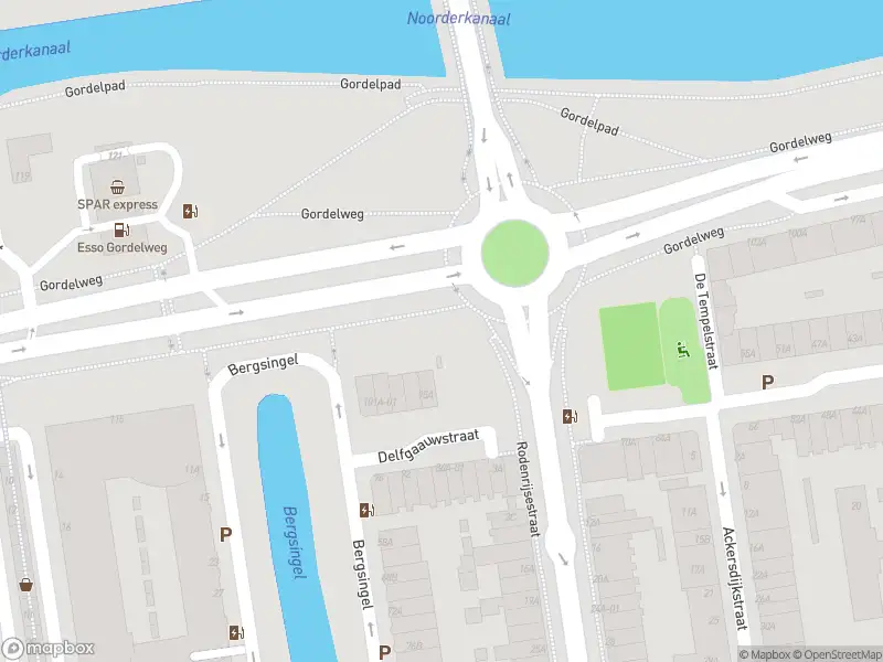 Ambulance met grote spoed naar de Gordelweg in Rotterdam