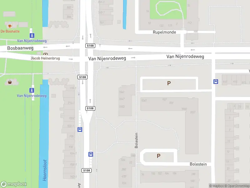 Ambulance met grote spoed naar de Van Nijenrodeweg in Amsterdam