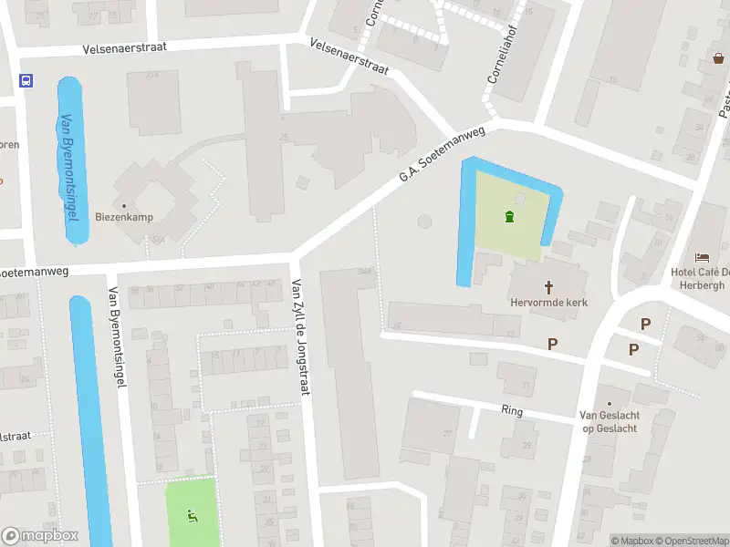 Ambulance met gepaste spoed naar de G.A.Soetemanweg in Pernis Rotterdam