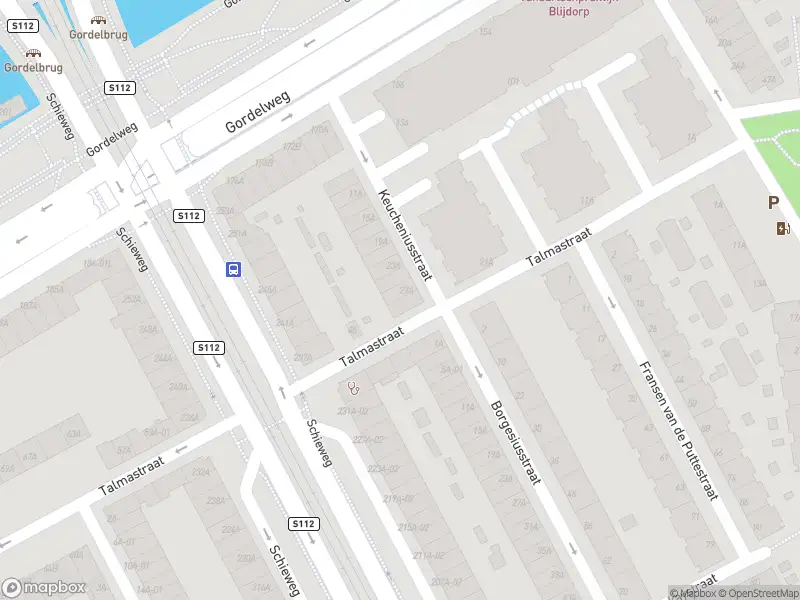 Ambulance met gepaste spoed naar de Talmastraat in Rotterdam