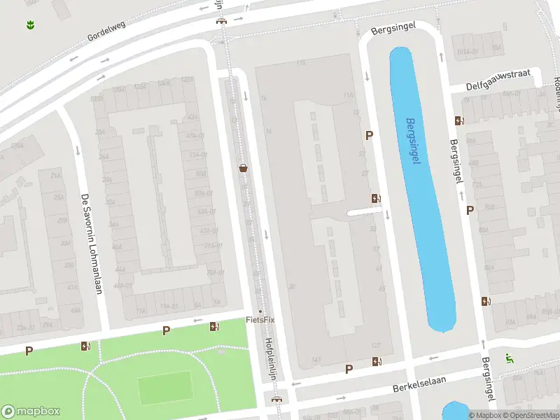 Ambulance met gepaste spoed naar de Voorburgstraat in Rotterdam