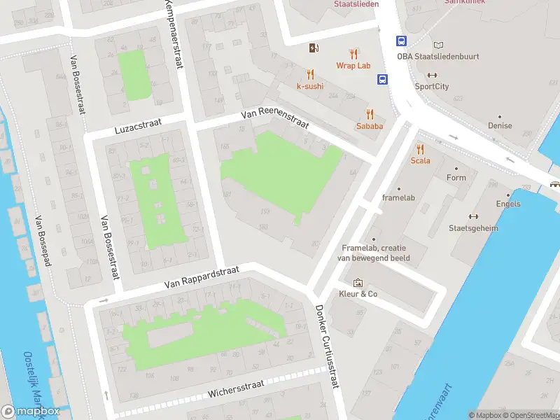Ambulance met gepaste spoed naar de Buyskade in Amsterdam