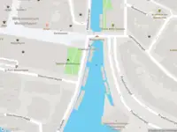 Brandweer met grote spoed naar de Sluiskade in Groningen vanwege personen te water