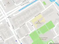 Ambulance met grote spoed naar de Kom van Aaiweg in Leiderdorp
