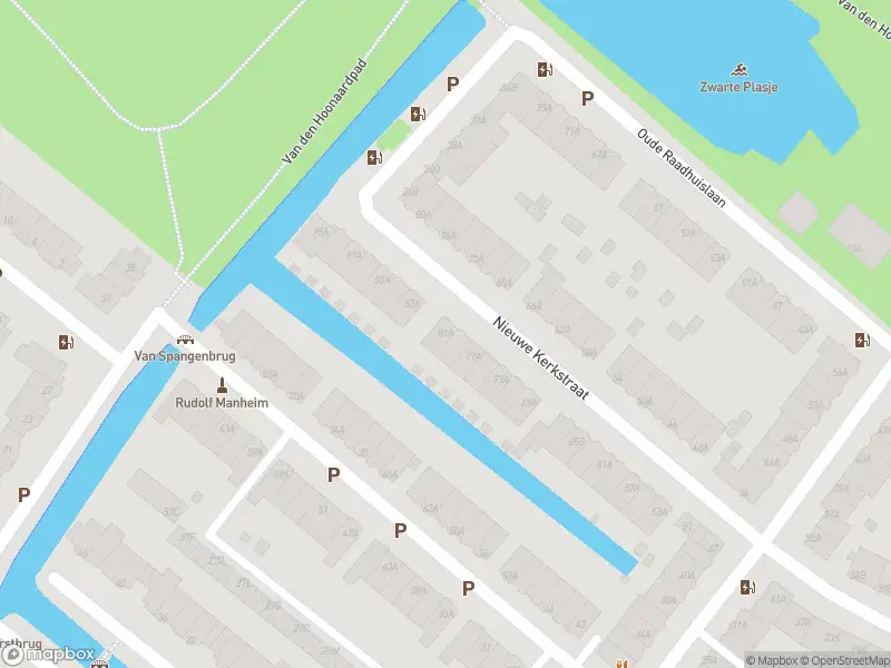 Ambulance met grote spoed naar de Nieuwe Kerkstraat in Rotterdam