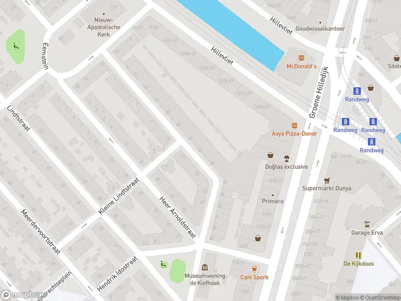 Ambulance met gepaste spoed naar de 2e Kiefhoekstraat in Rotterdam