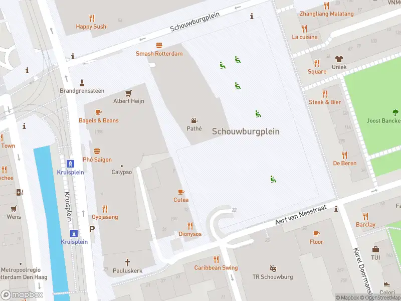 Ambulance met gepaste spoed naar de Schouwburgplein in Rotterdam