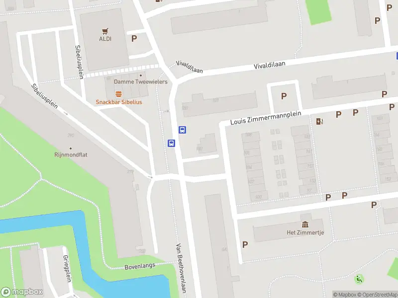 Ambulance met gepaste spoed naar de Van Beethovenlaan in Schiedam