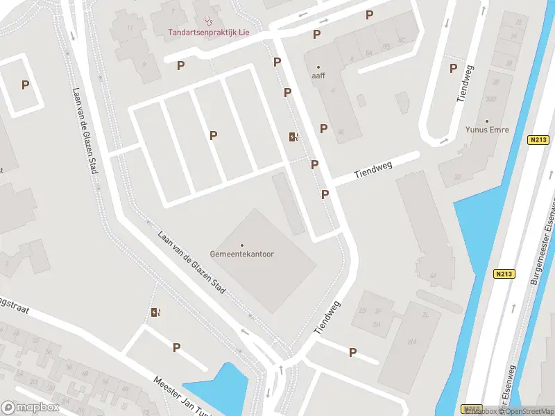 Brandweer met gepaste spoed naar de Tiendweg in Naaldwijk