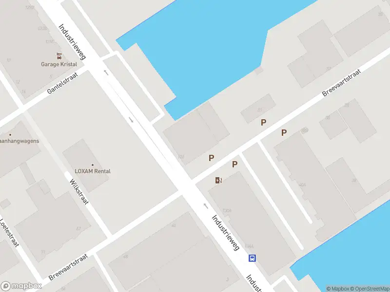 Ambulance met gepaste spoed naar de Industrieweg in Rotterdam