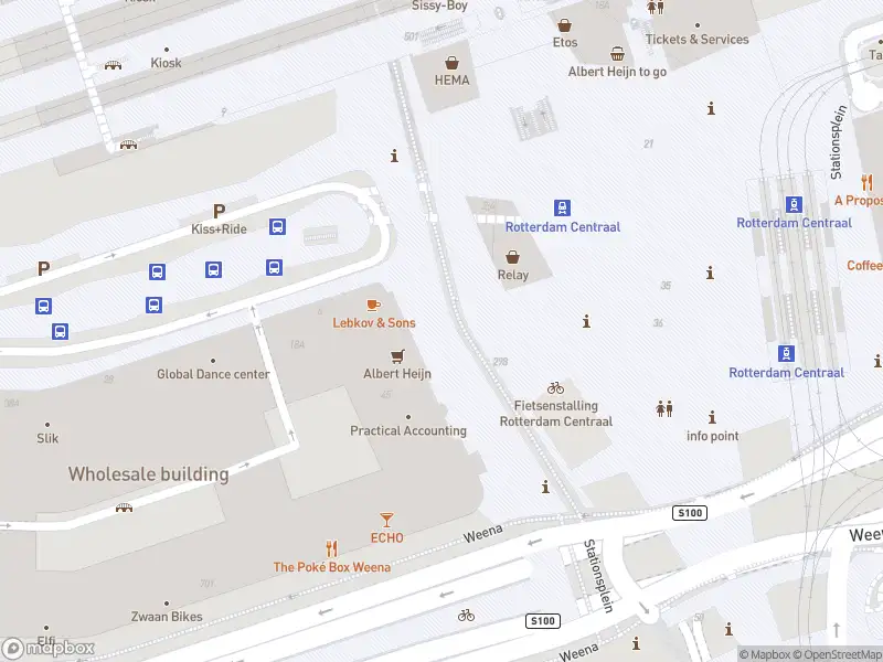 Ambulance met gepaste spoed naar de Stationsplein in Rotterdam