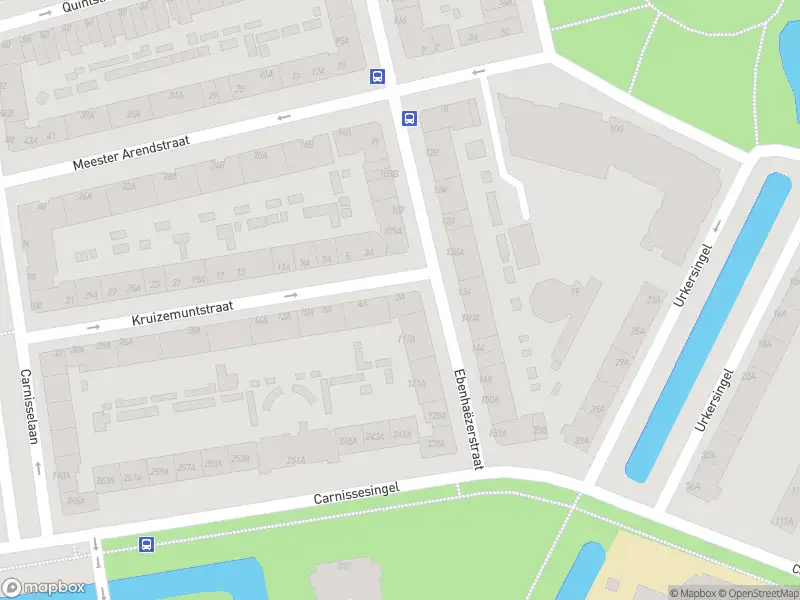 Ambulance met grote spoed naar de Kruizemuntstraat in Rotterdam