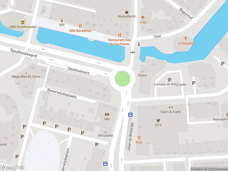 Ambulance met gepaste spoed naar de Johan de Wittstraat in Dordrecht