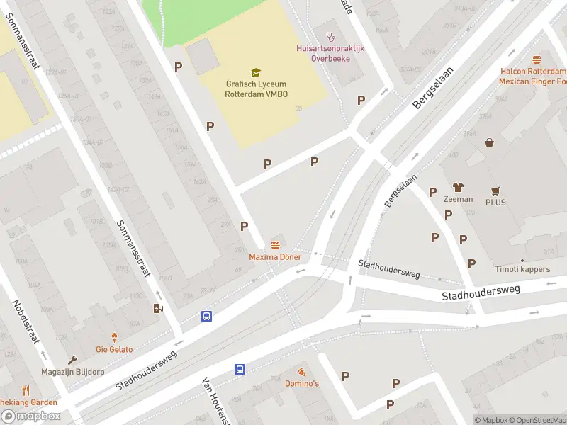 Ambulance met grote spoed naar de Gordelweg in Rotterdam