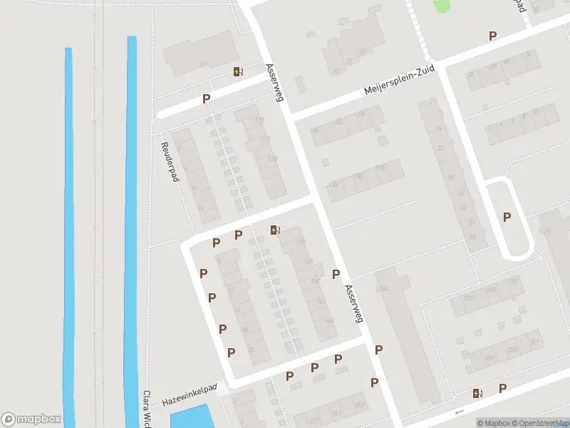Ambulance met gepaste spoed naar de Donnerstraat in Rotterdam