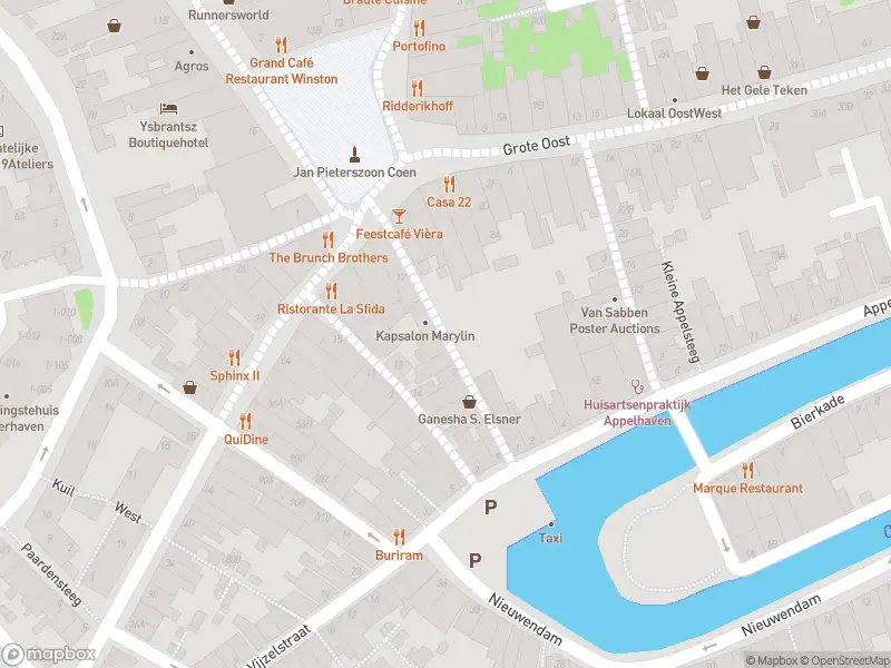 Ambulance met grote spoed naar de Grote Havensteeg in Hoorn