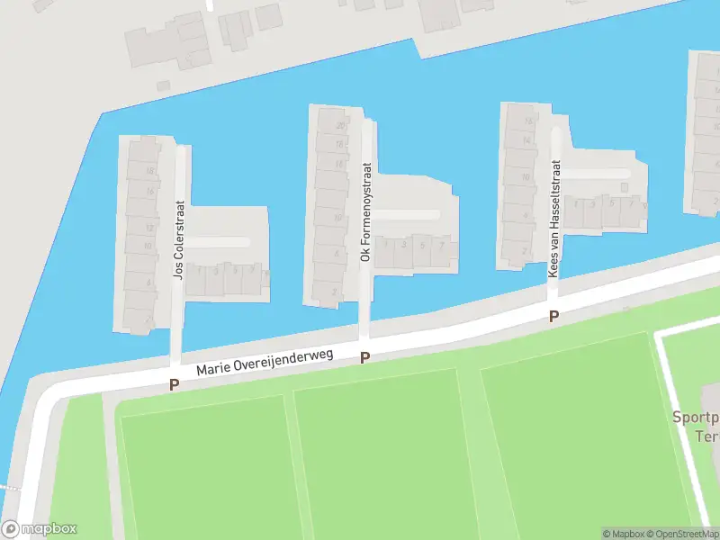 Ambulance met gepaste spoed naar de Ok Formenoystraat in Rotterdam
