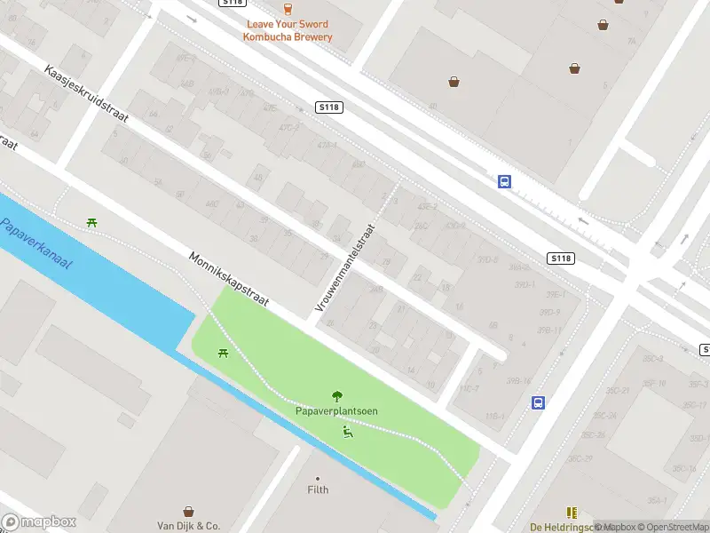 Ambulance met grote spoed naar de Kaasjeskruidstraat in Amsterdam