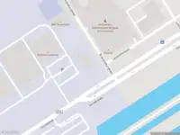Ambulance met grote spoed naar de Fairoaksbaan in Rotterdam