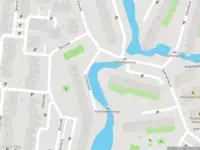 Ambulance met grote spoed naar de Kiekendiefhorst in Leiden