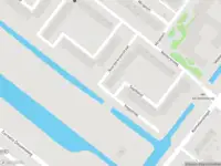 Ambulance met grote spoed naar de Noorderkroonstraat in Amsterdam