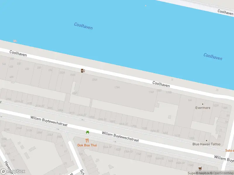 Ambulance met gepaste spoed naar de Coolhaven in Rotterdam