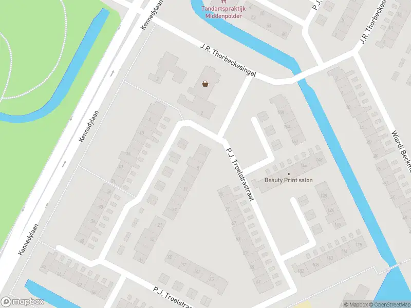 Ambulance met gepaste spoed naar de P.J. Troelstrastraat in Papendrecht