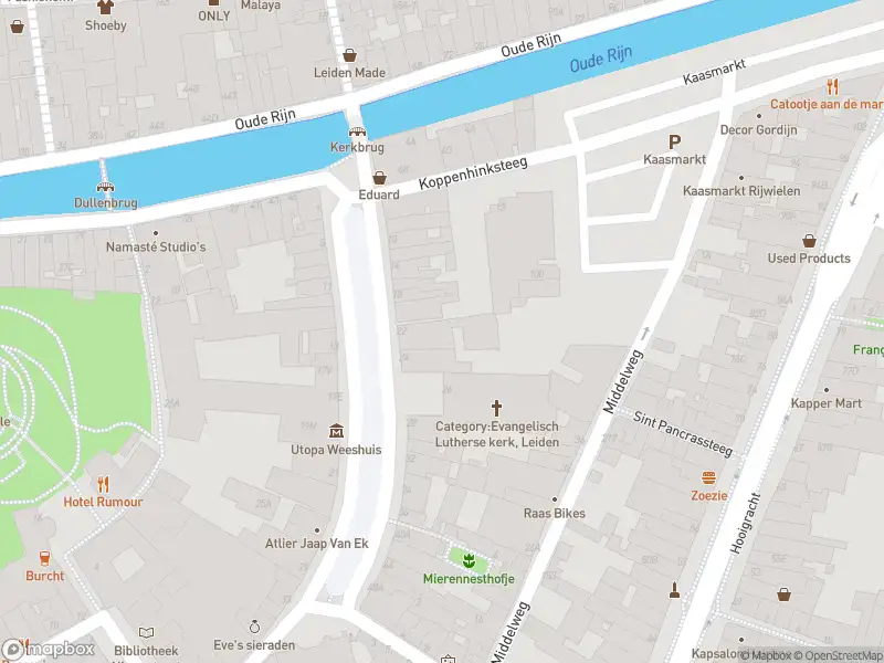 Ambulance met grote spoed naar de Middelstegracht in Leiden