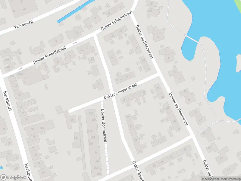 Ambulance met grote spoed naar de Dokter Snijderstraat in Oostzaan