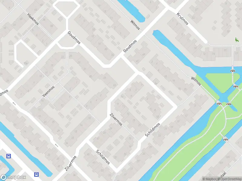 Ambulance met grote spoed naar de Zilvermos in Nieuwerkerk aan den IJssel