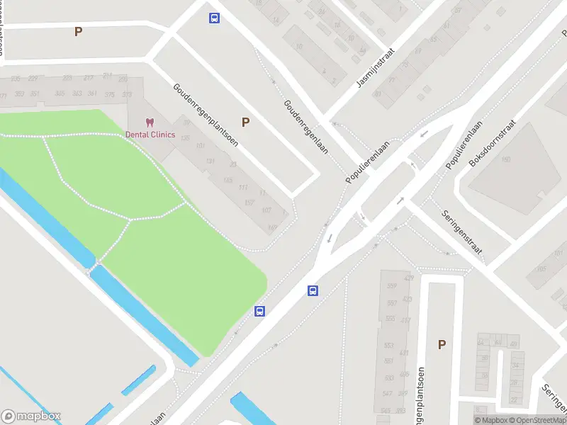 Ambulance met grote spoed naar de Goudenregenplantsoen in Ridderkerk