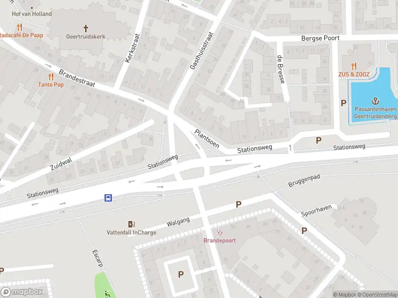Politie met grote spoed naar de Stationsweg in Geertruidenberg vanwege letsel